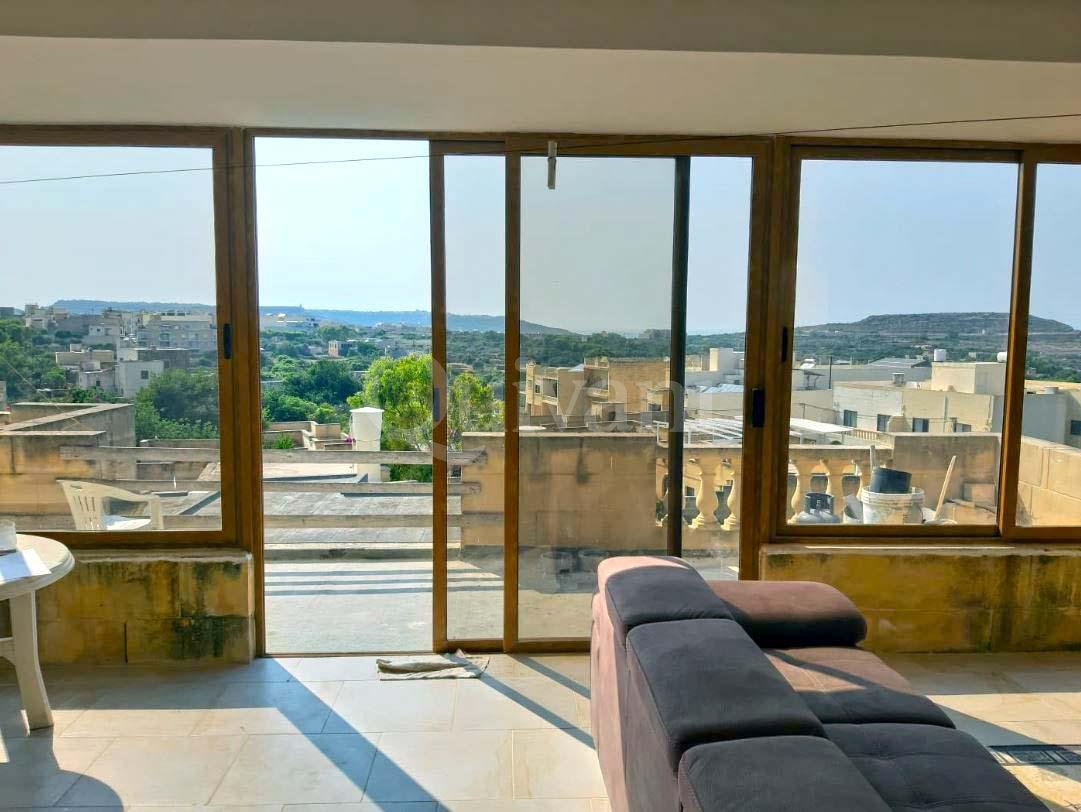 Xaghra, Furnished Penthouse