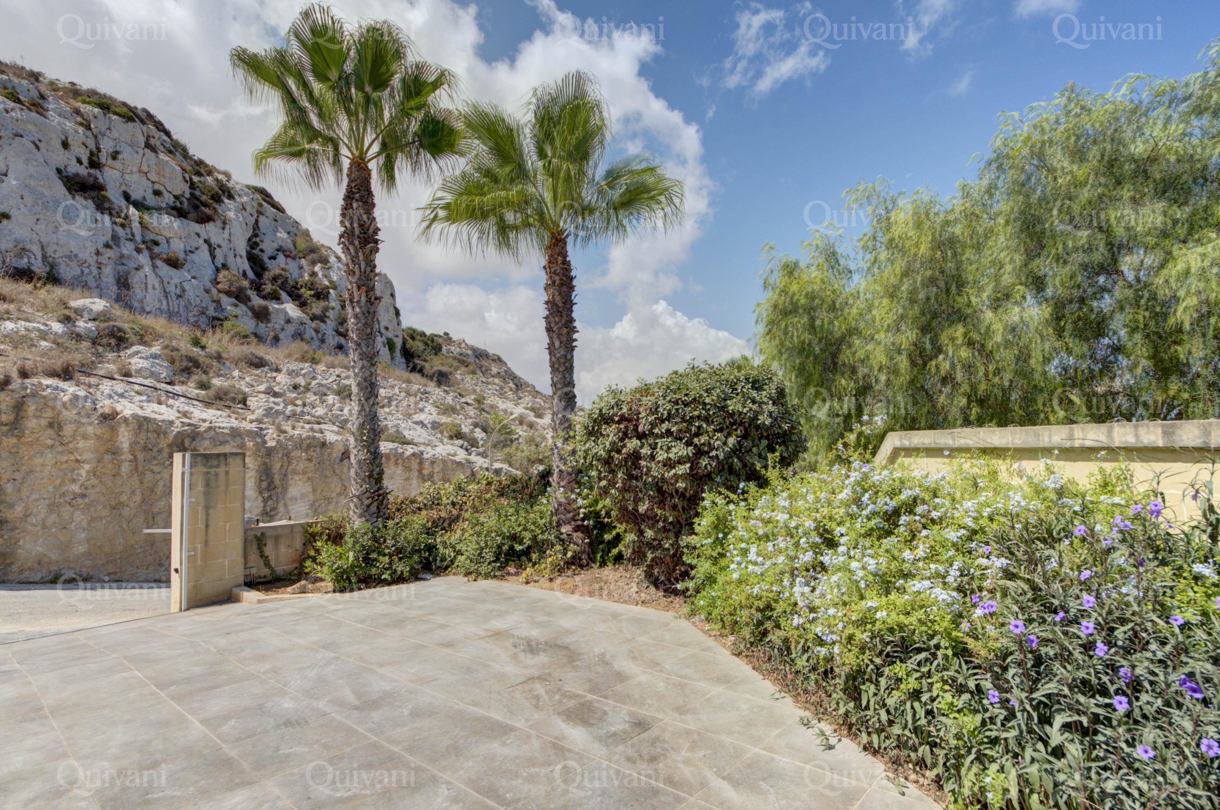Bahar ic-Caghaq, Furnished Detached Bungalow