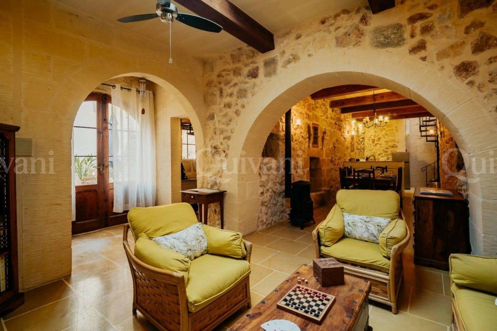 Xaghra, Furnished House of Character