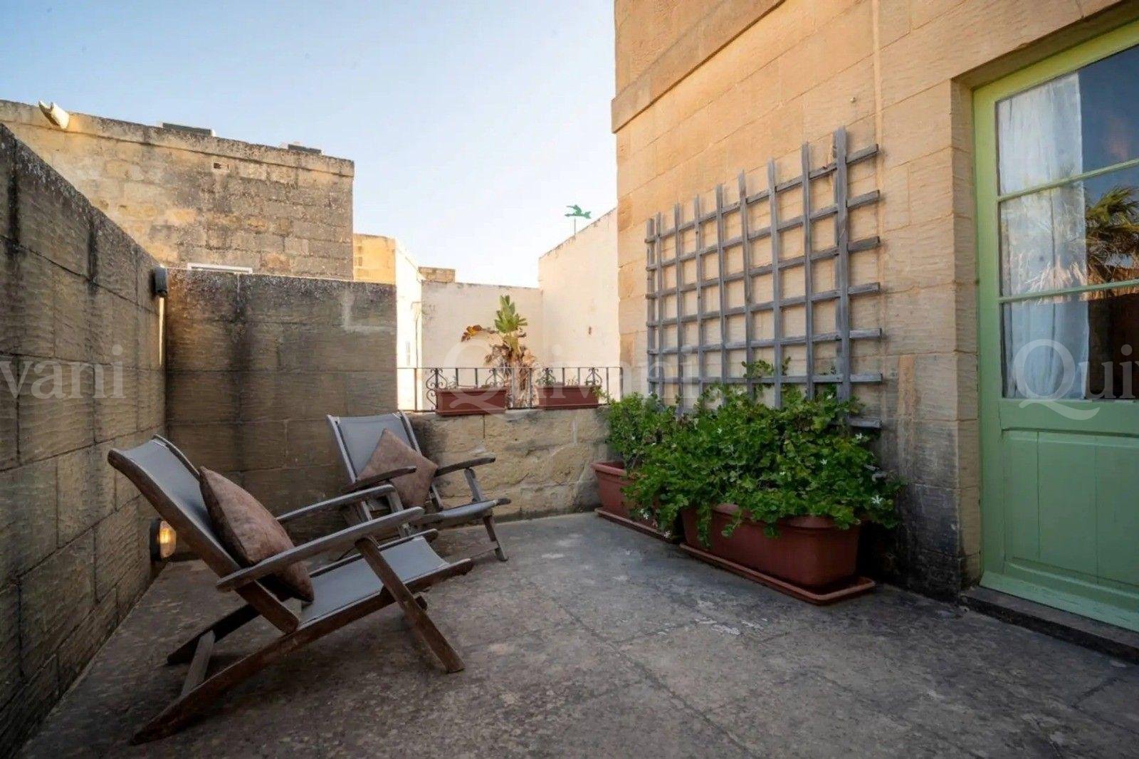 Xaghra, Furnished House of Character