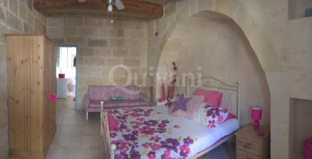Ghajnsielem, Furnished House of Character