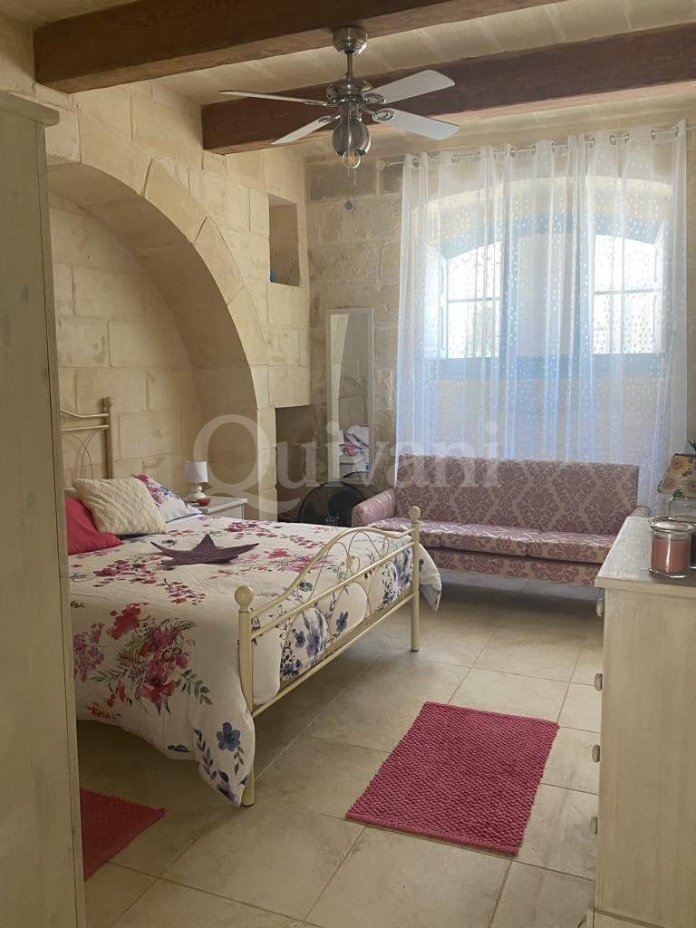 Ghajnsielem, Furnished House of Character