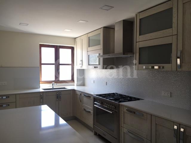 Victoria, Furnished Apartment