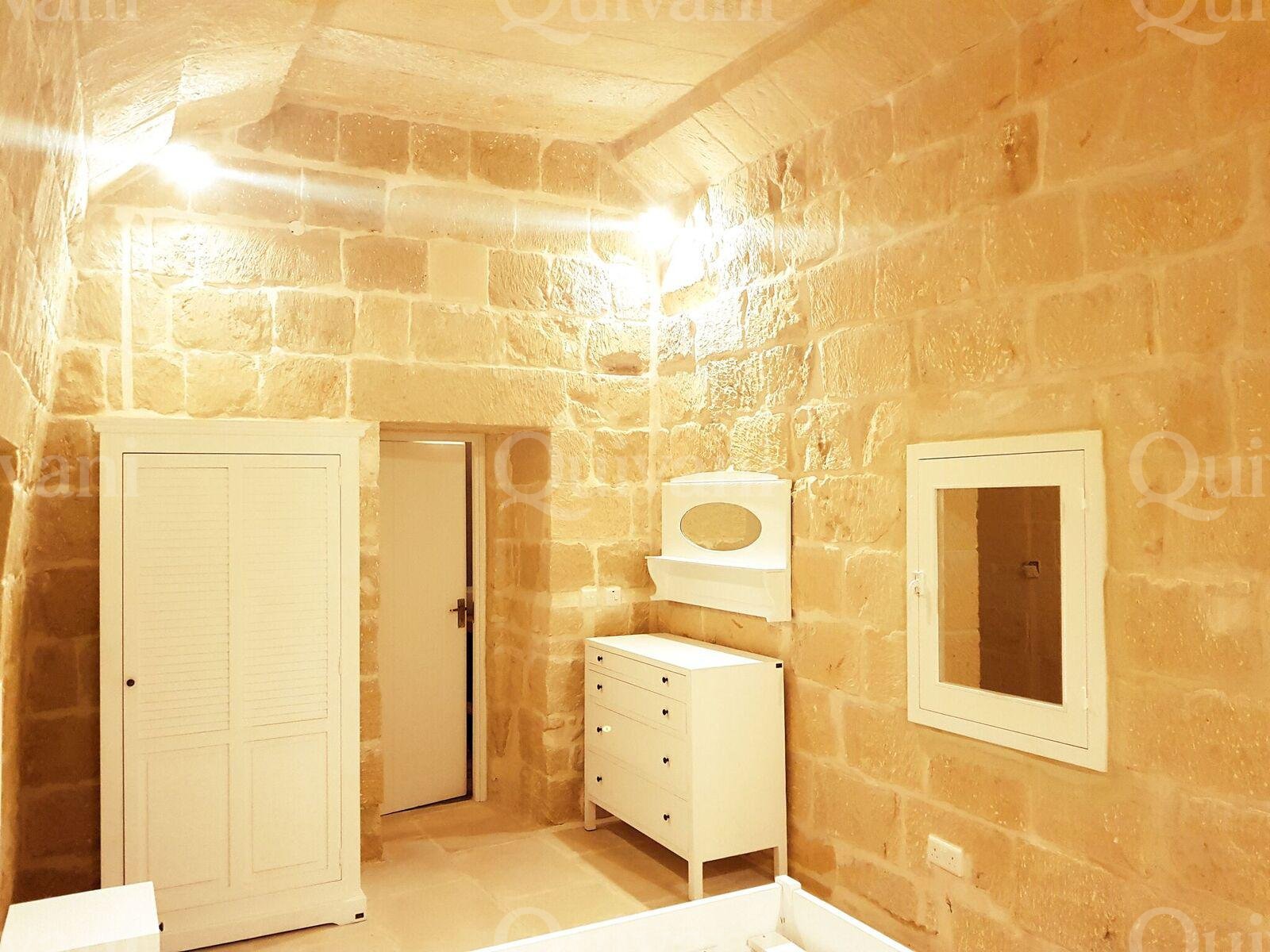 Gharb, Finished Farmhouse