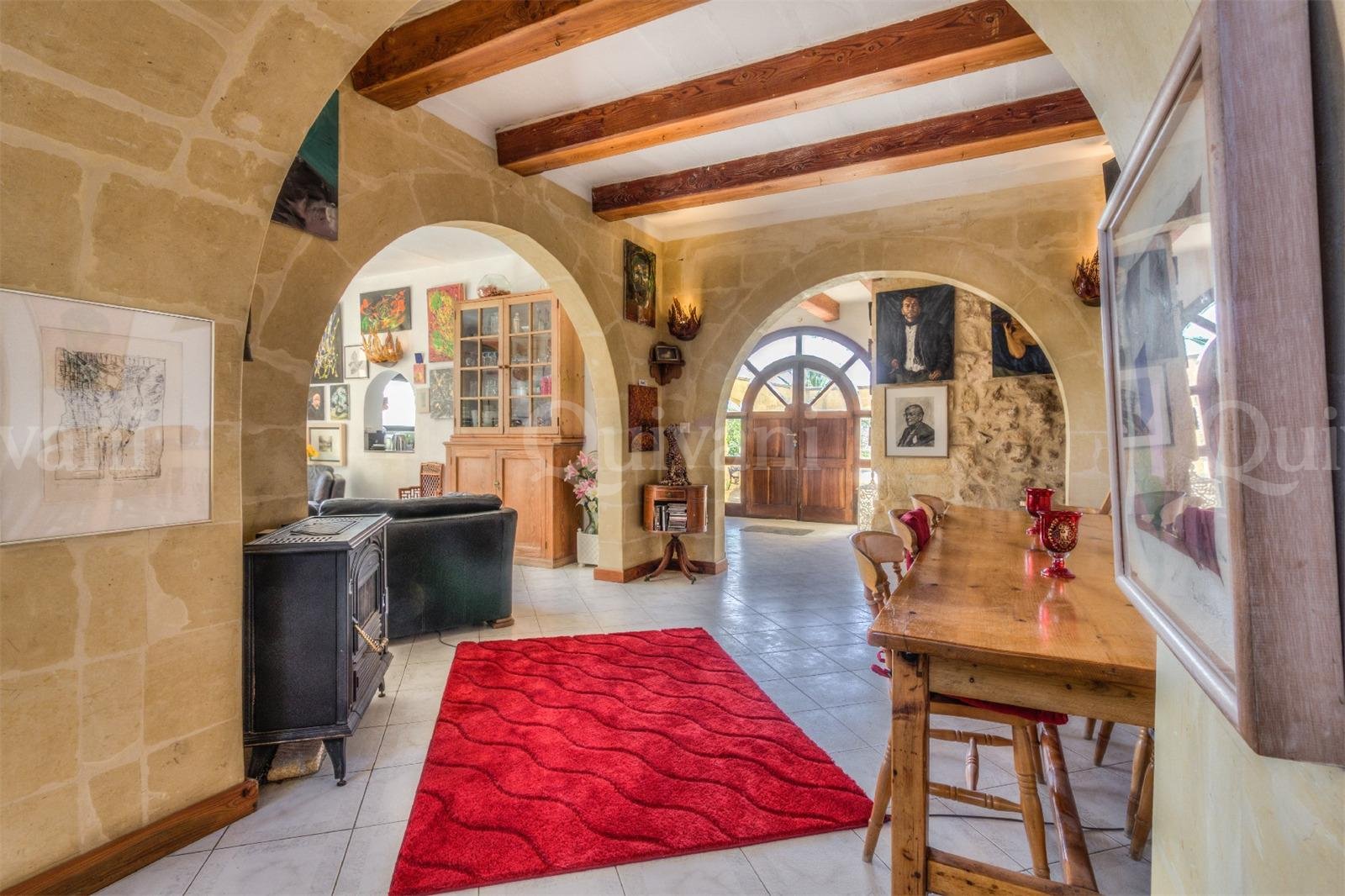Xaghra, Finished Villa