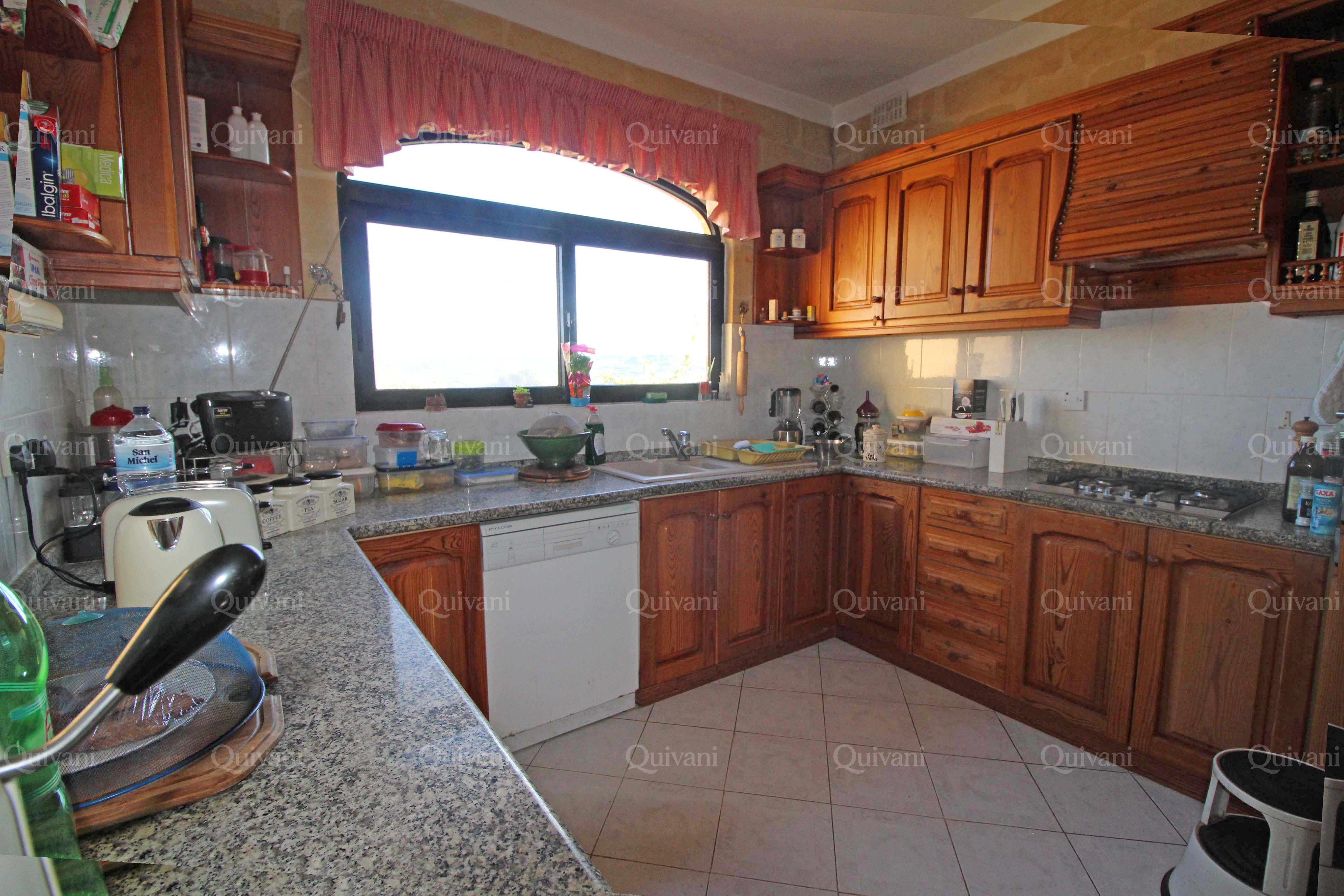 Xaghra, Finished Villa