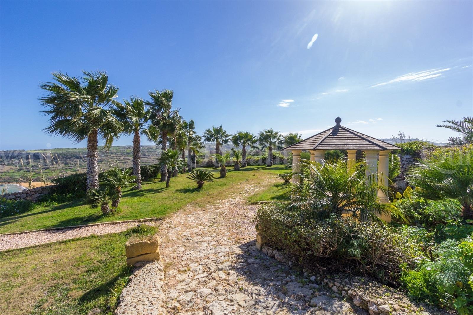 Xaghra, Finished Villa