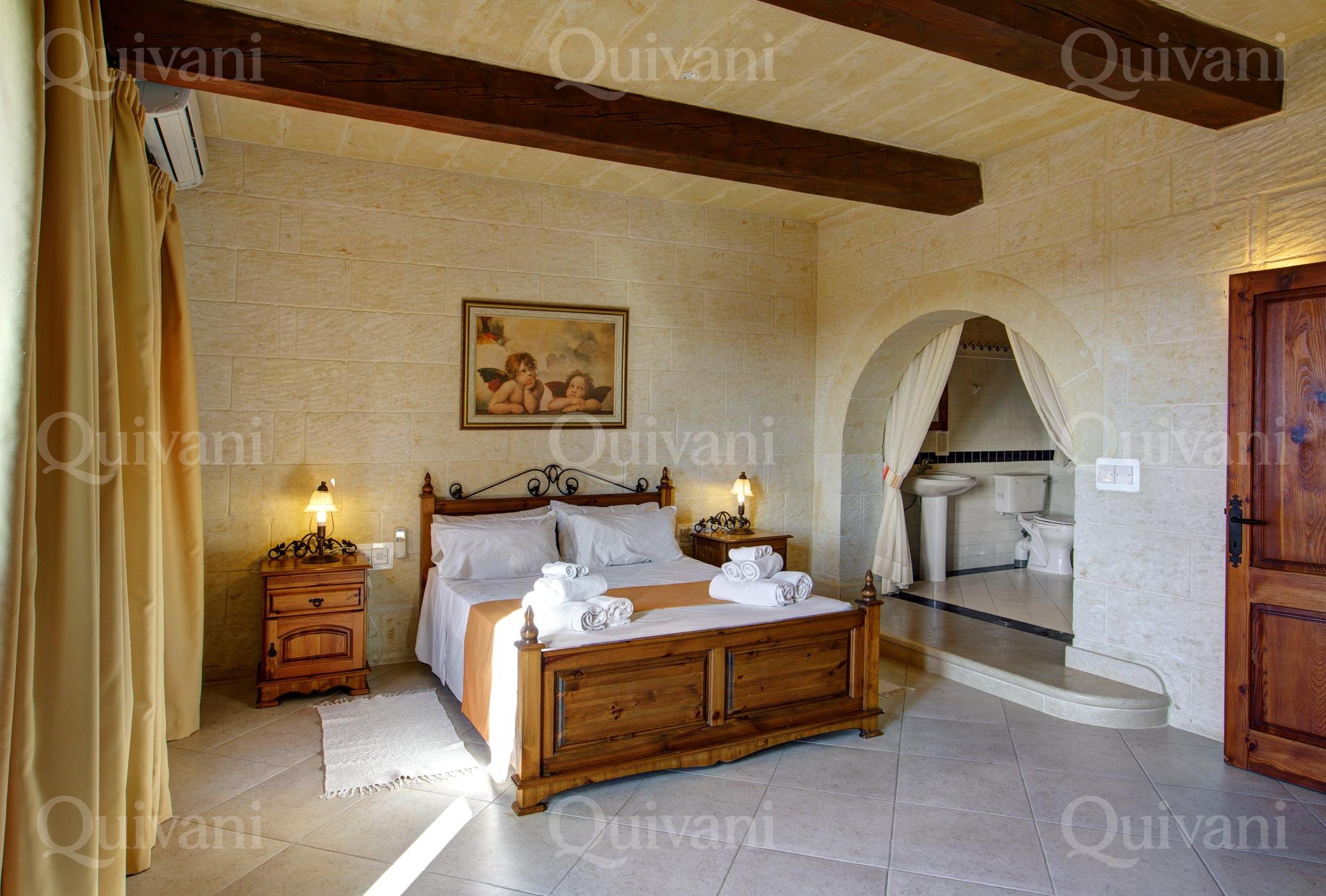Xaghra, Furnished House of Character