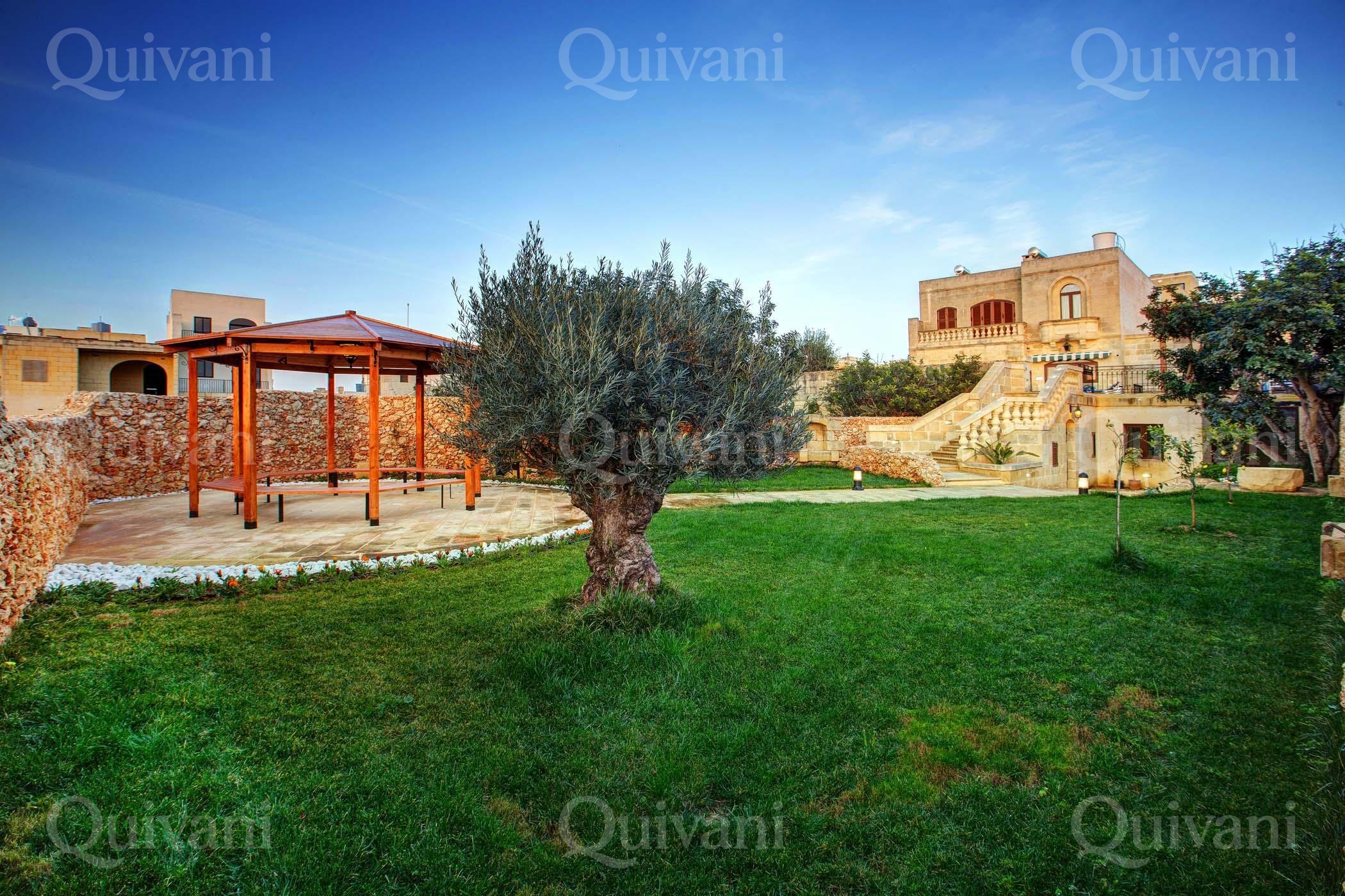 Xaghra, Furnished House of Character