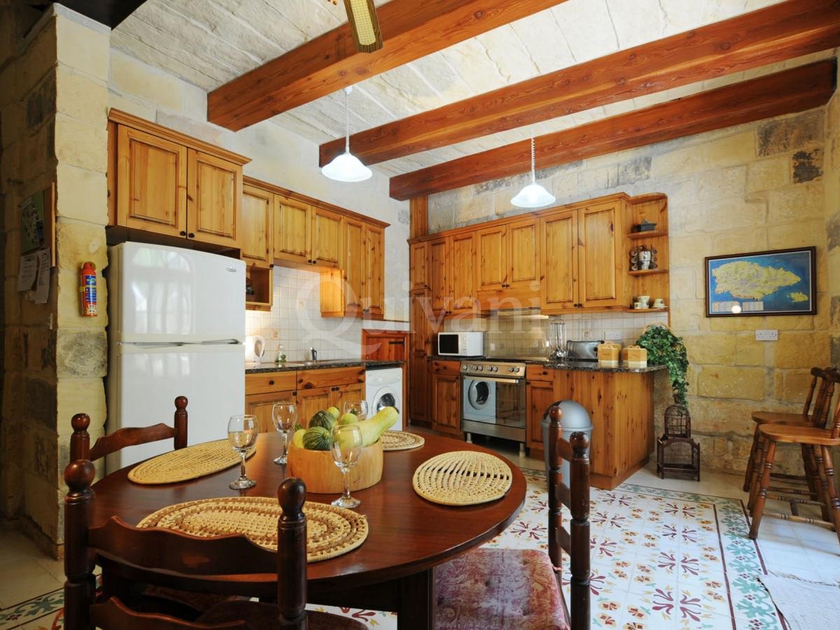 Ghajnsielem, Furnished Farmhouse