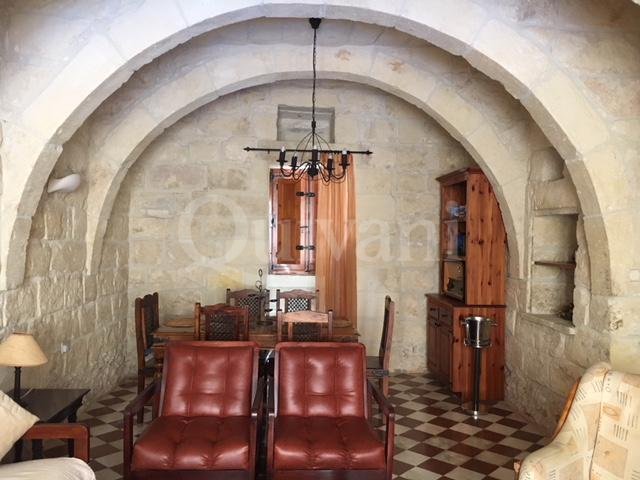 Ghajnsielem, Furnished Farmhouse