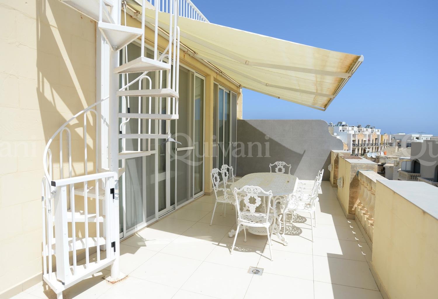 Marsalforn, Furnished Penthouse