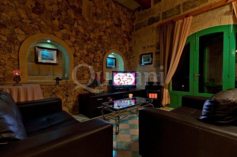 Xaghra, Furnished House of Character