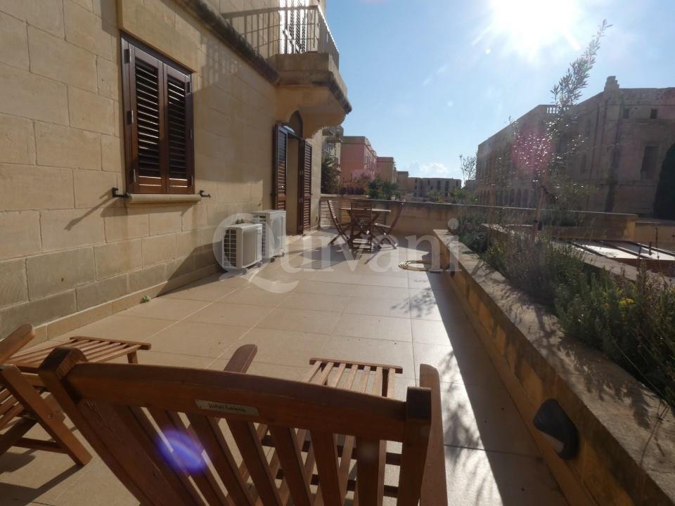 Fort Chambray, Furnished Maisonette