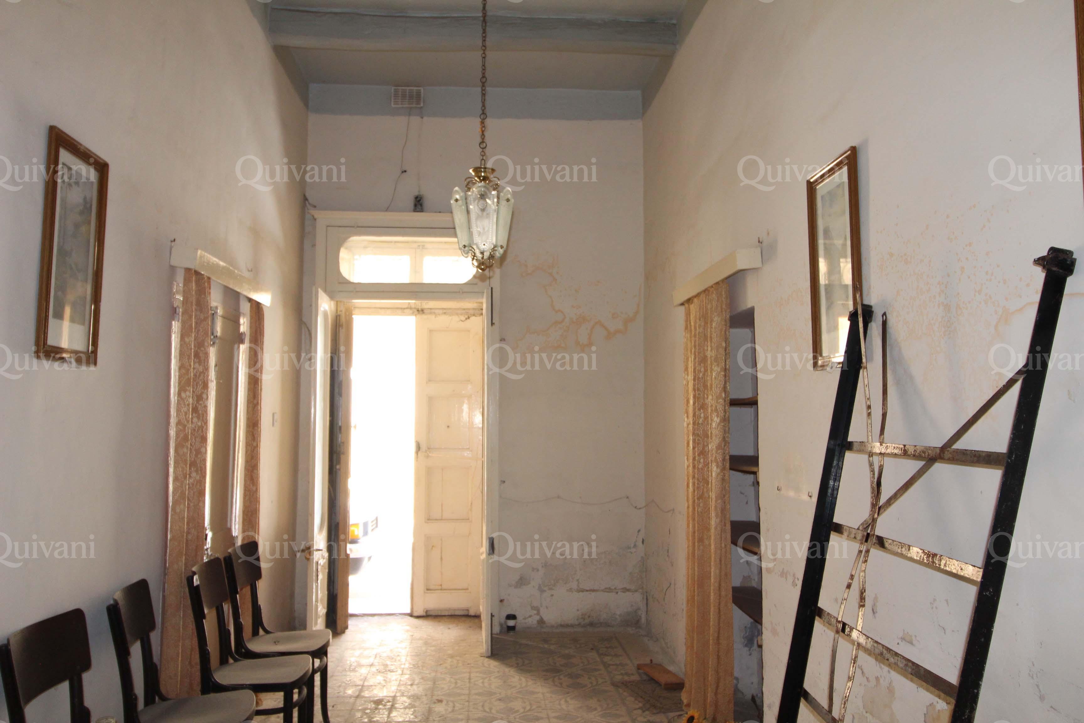 Xaghra, Unconverted Town House