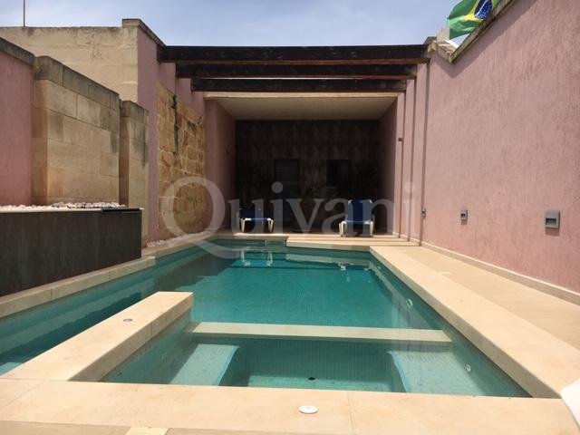Ghajnsielem, Furnished Terraced House