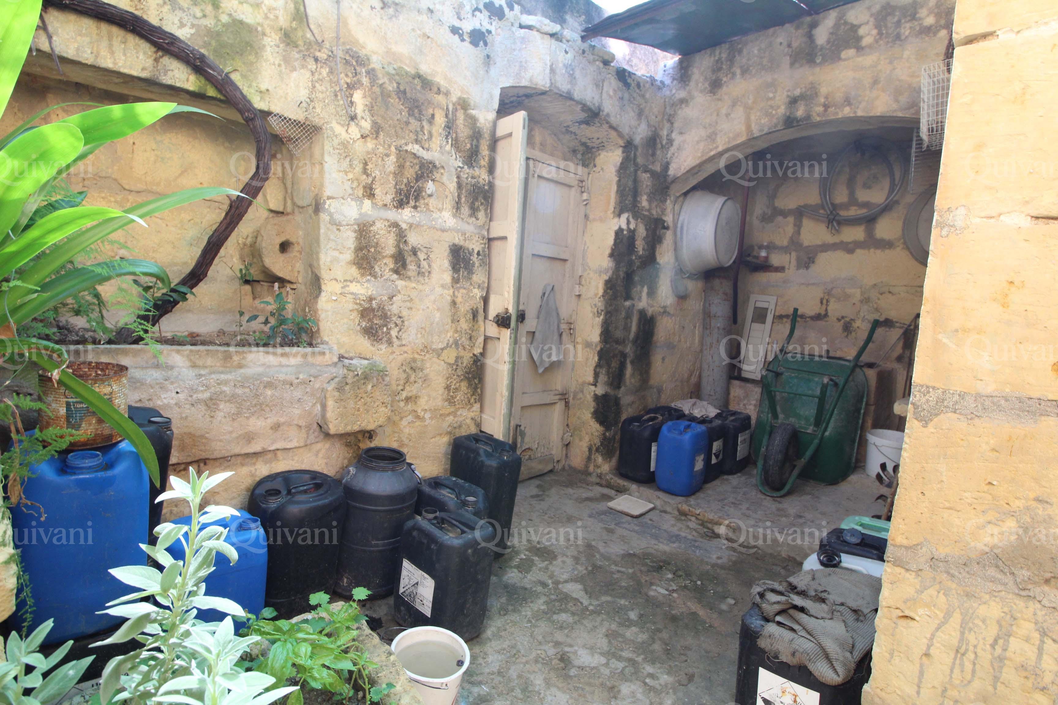Xewkija, Unconverted Town House