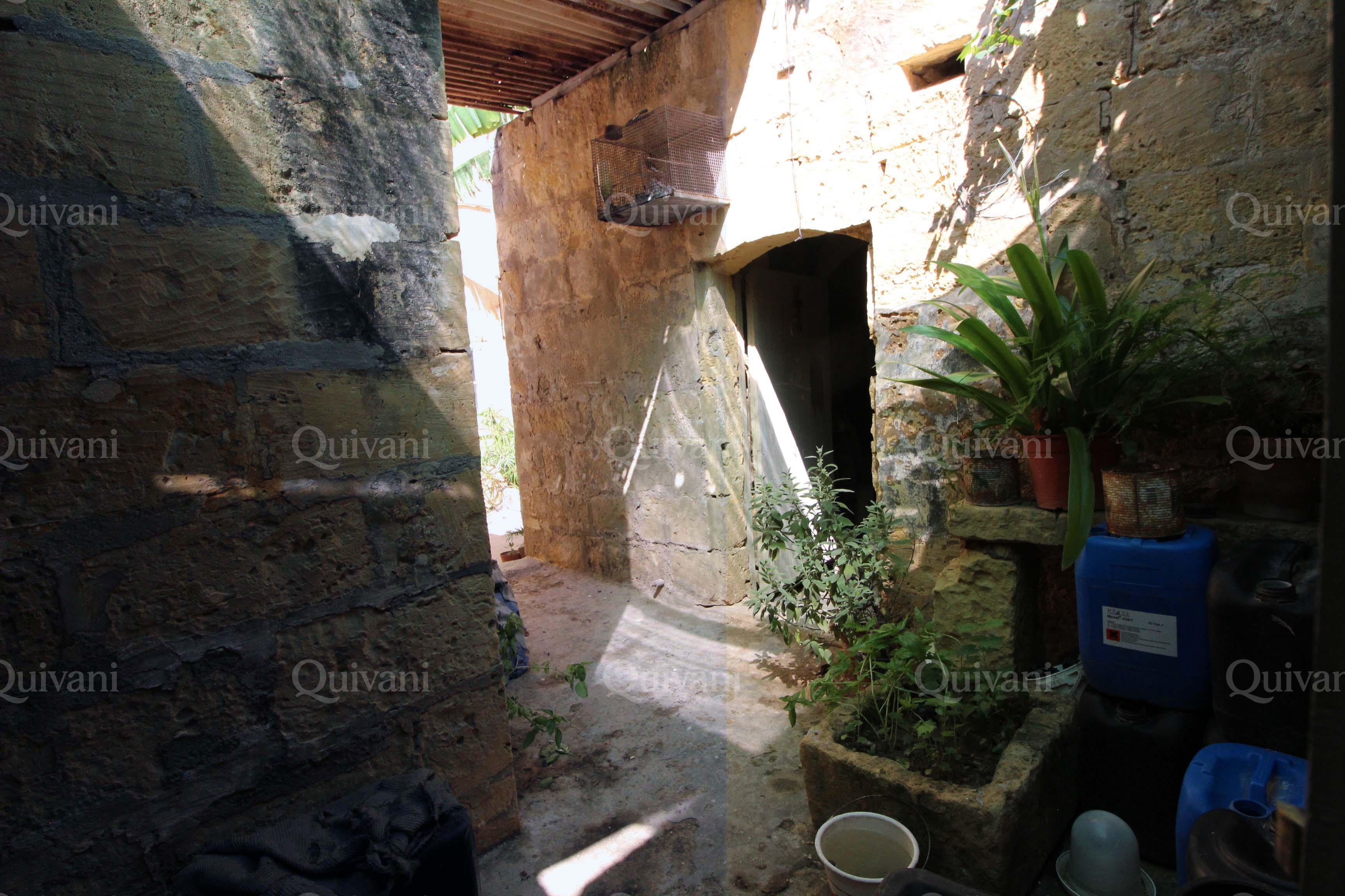 Xewkija, Unconverted Town House