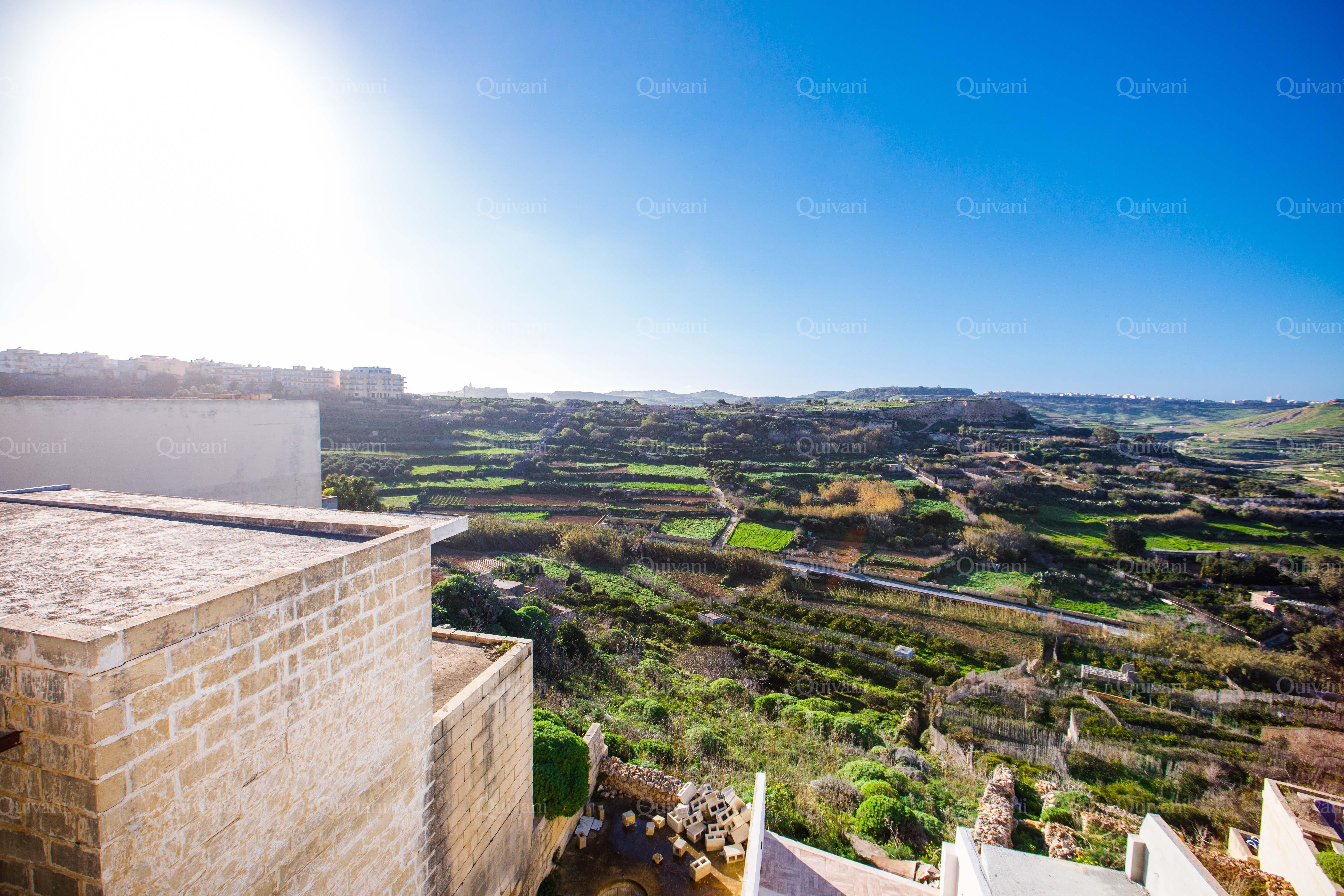 Xaghra, Furnished Penthouse