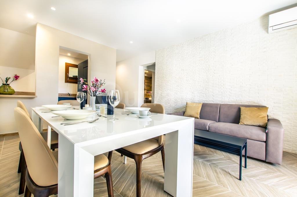 Fort Chambray, Furnished Villa