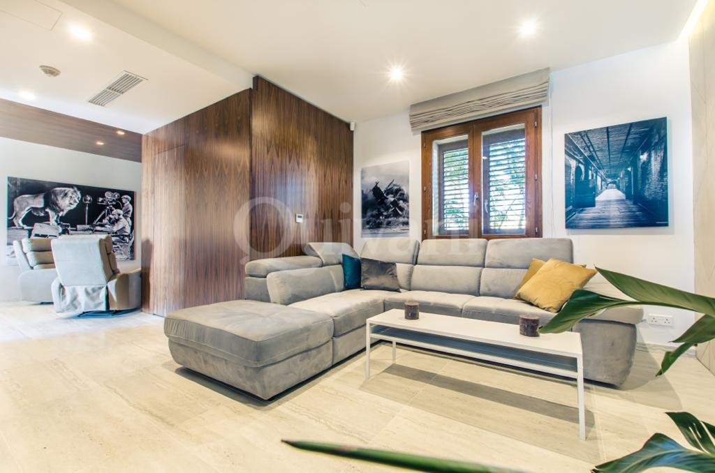 Fort Chambray, Furnished Villa