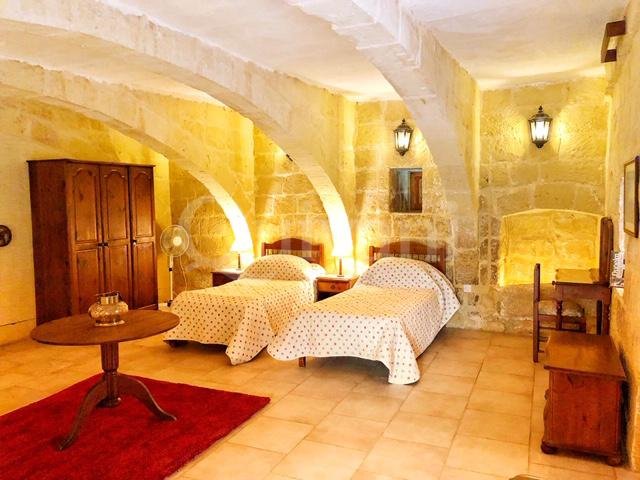 Gharb, Furnished Farmhouse