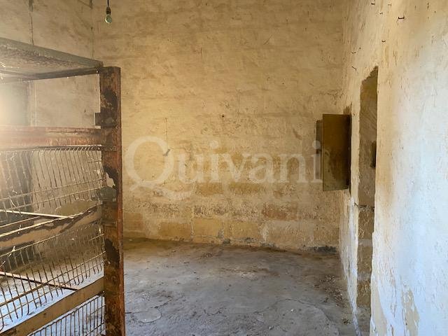 San Lawrenz, Unconverted Farmhouse