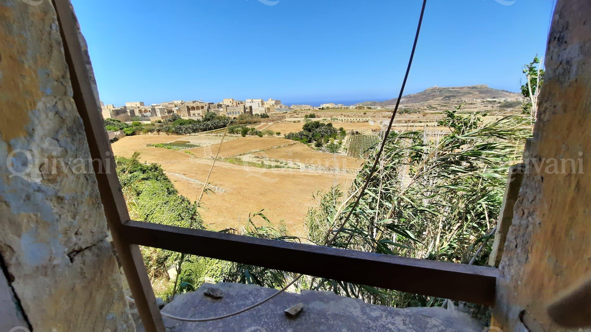 Gharb, Unconverted House of Character