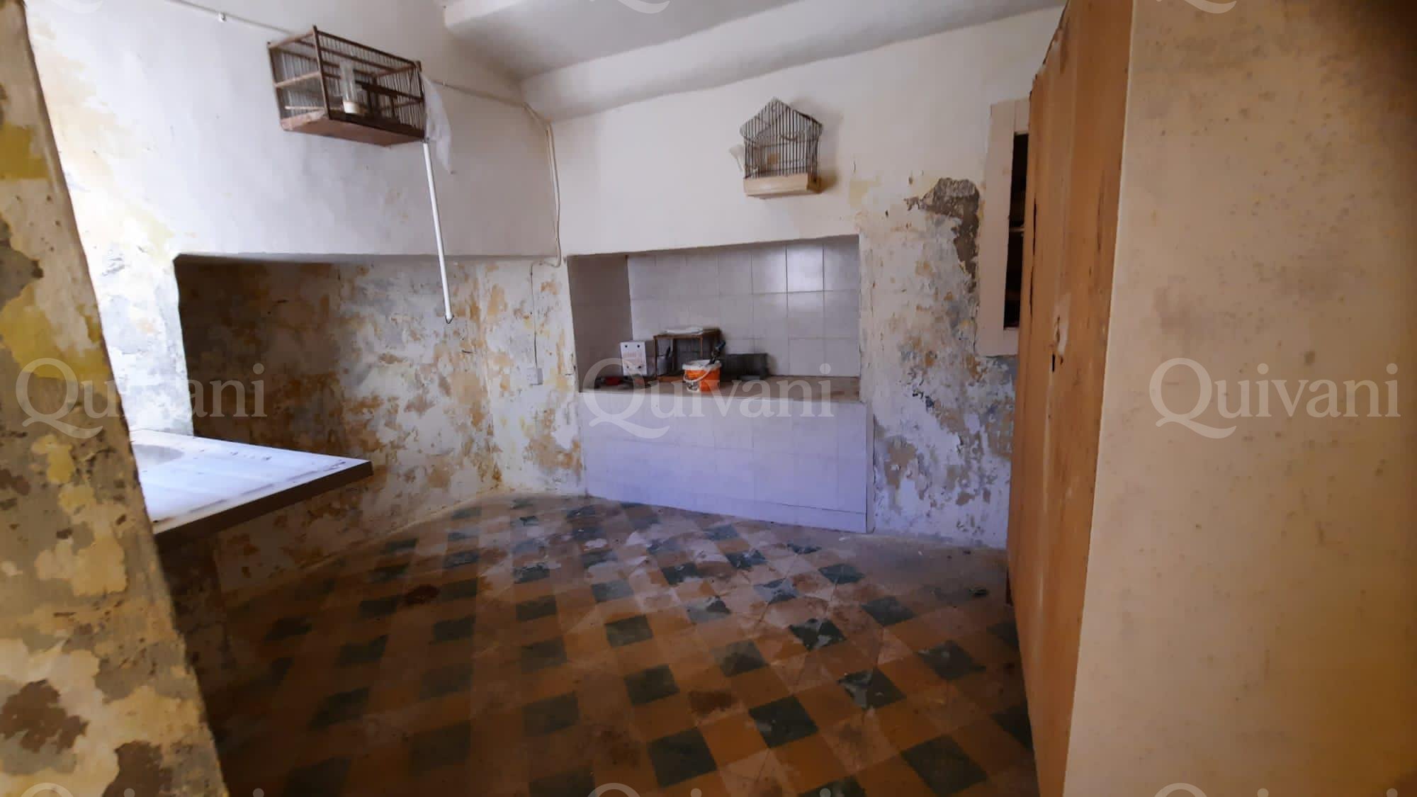 Gharb, Unconverted House of Character