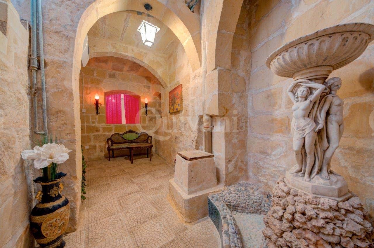 Gharb, Furnished House of Character