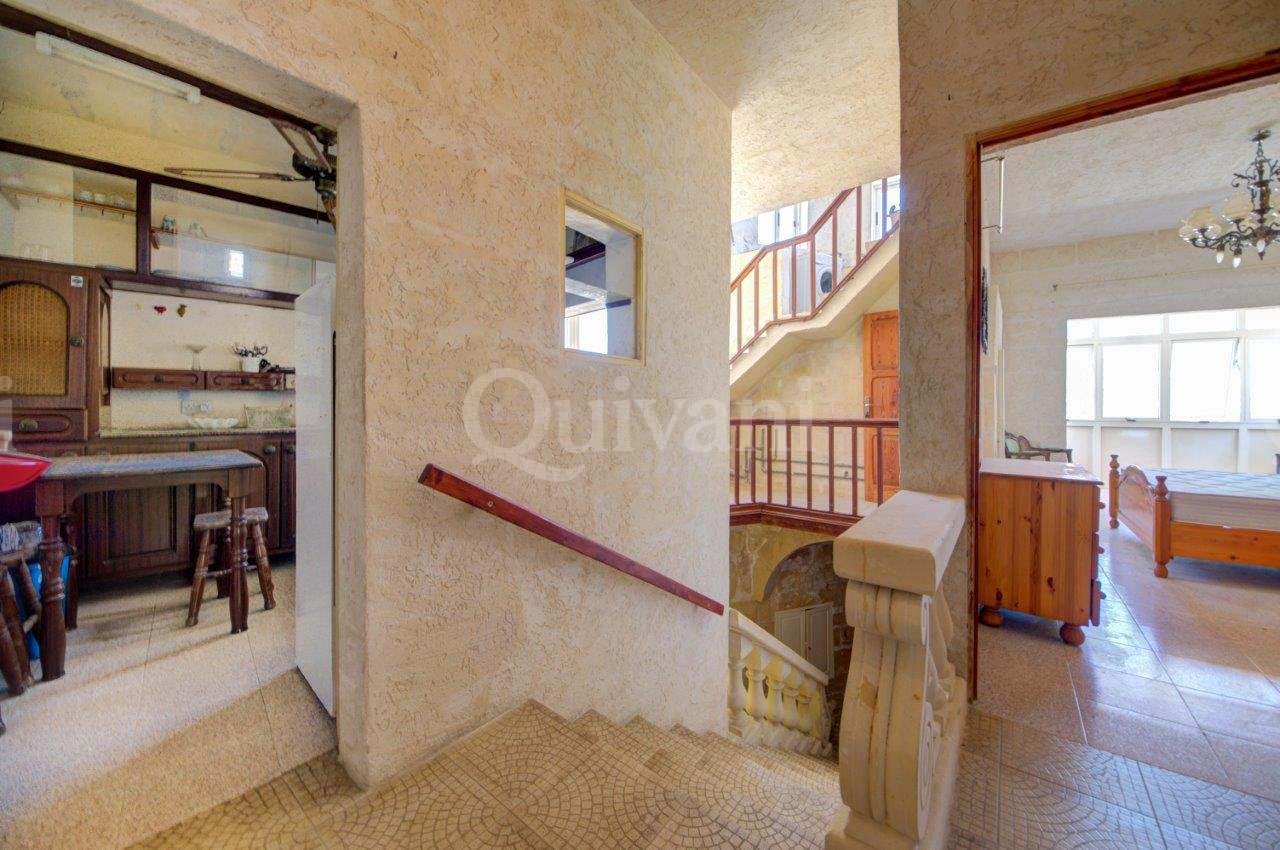 Gharb, Furnished House of Character