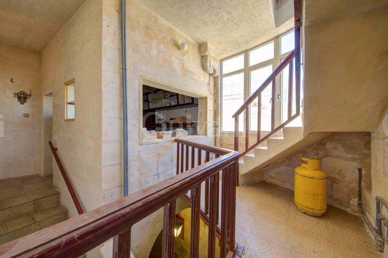 Gharb, Furnished House of Character