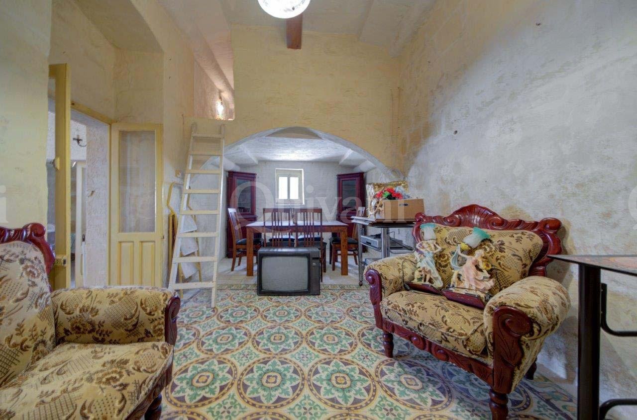 Gharb, Furnished House of Character