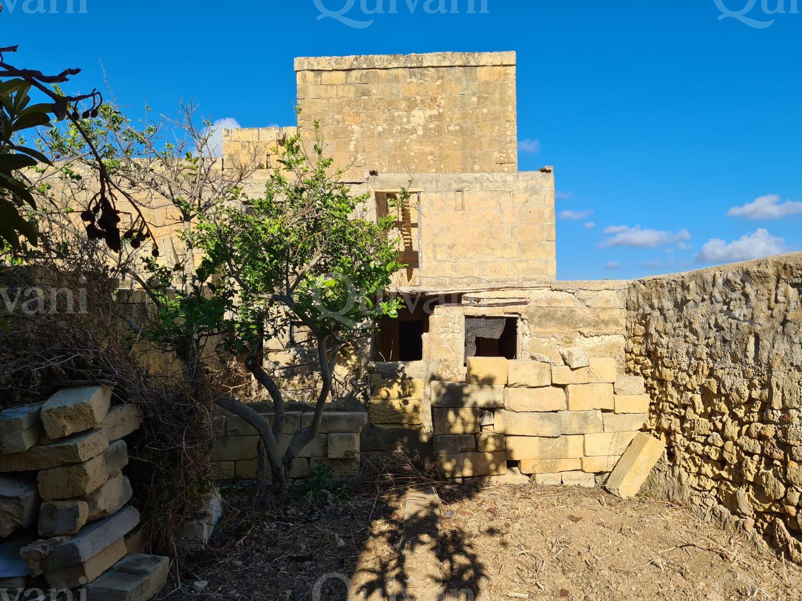 Xewkija, Unconverted Townhouse