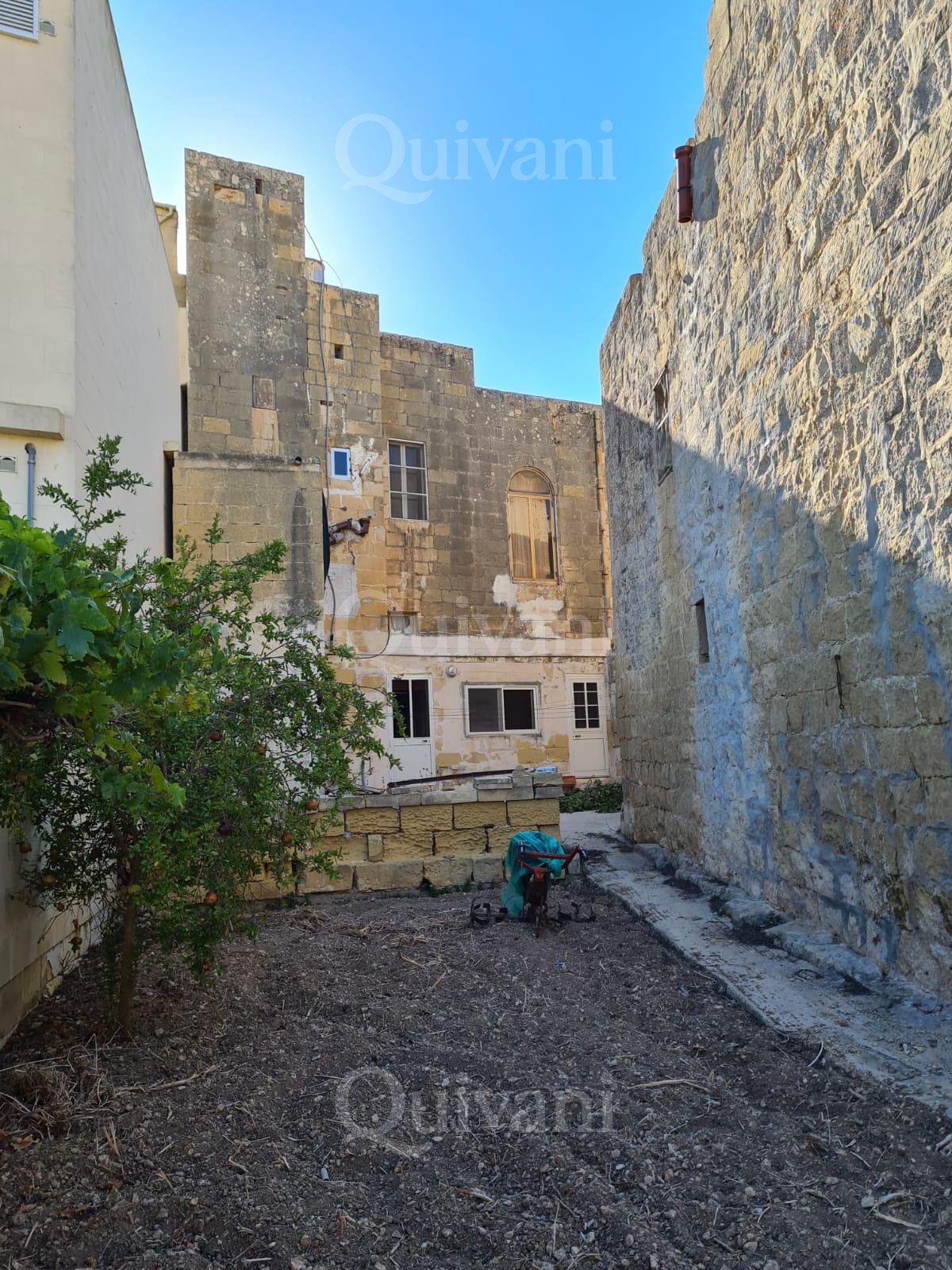 Xewkija, Unconverted Townhouse