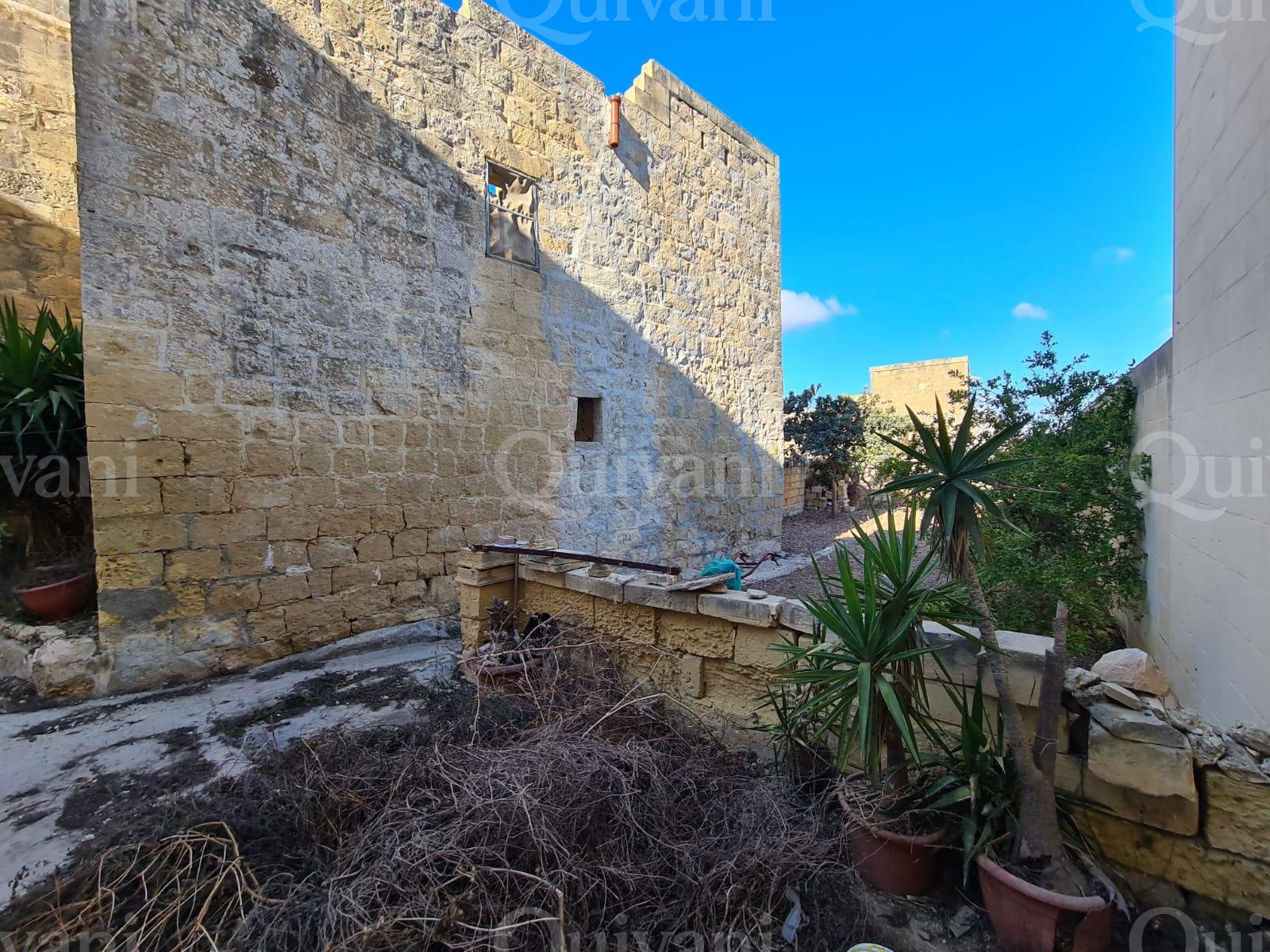 Xewkija, Unconverted Townhouse