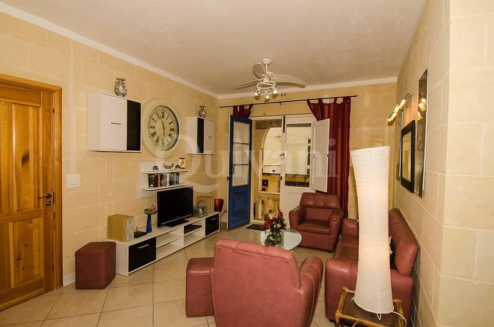 Ghajnsielem, Furnished Maisonette