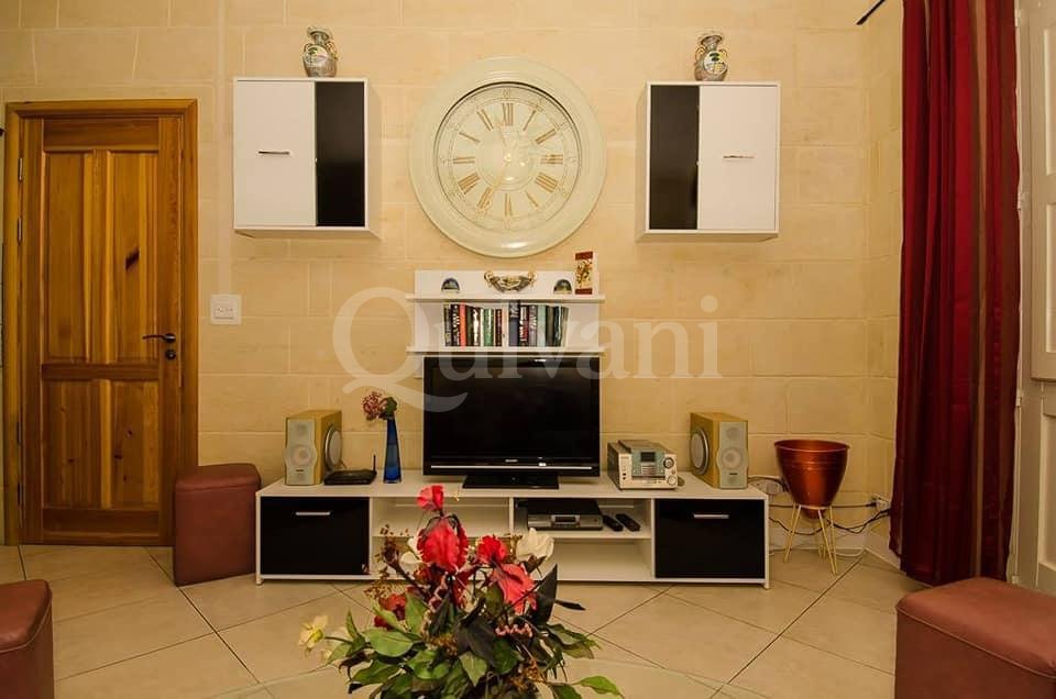 Ghajnsielem, Furnished Maisonette