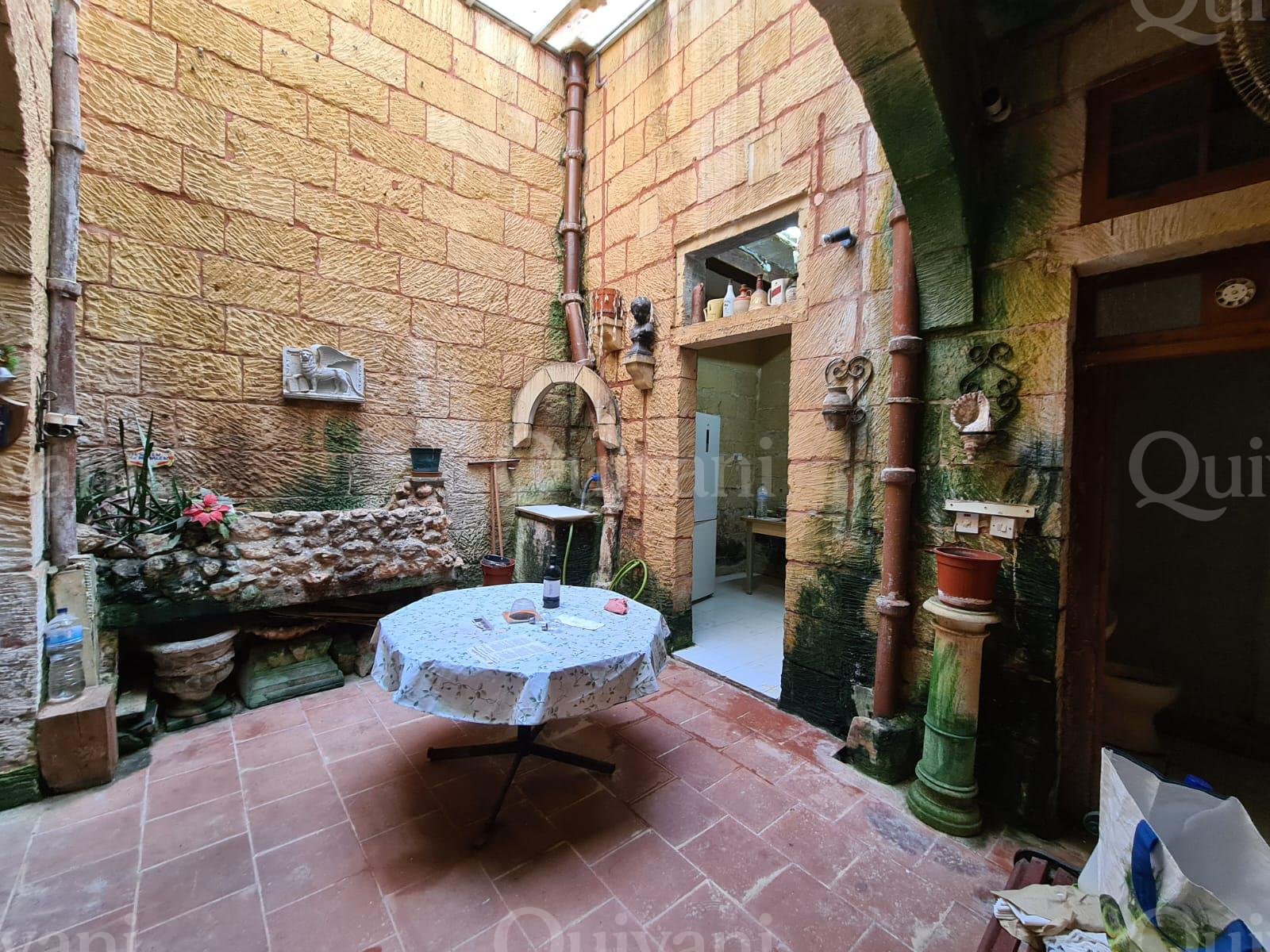 Victoria, Unconverted House of Character