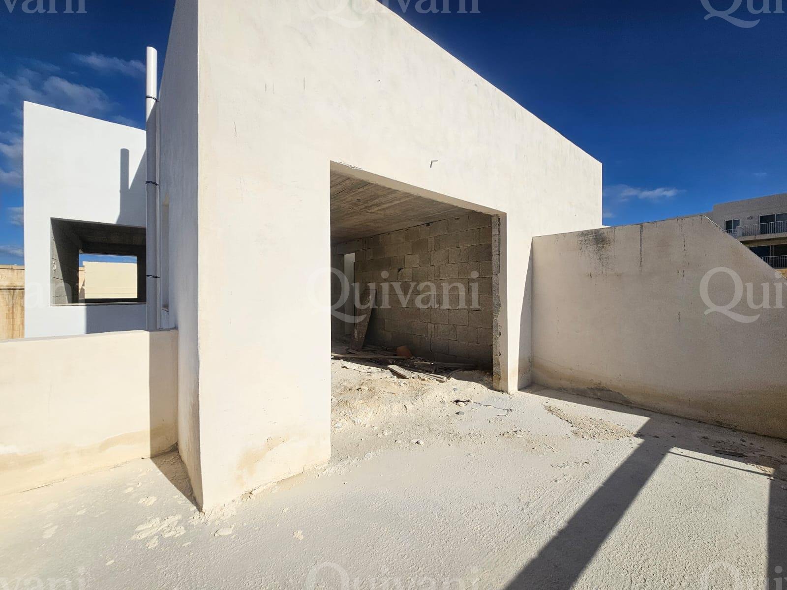 Xaghra, Shell form Penthouse