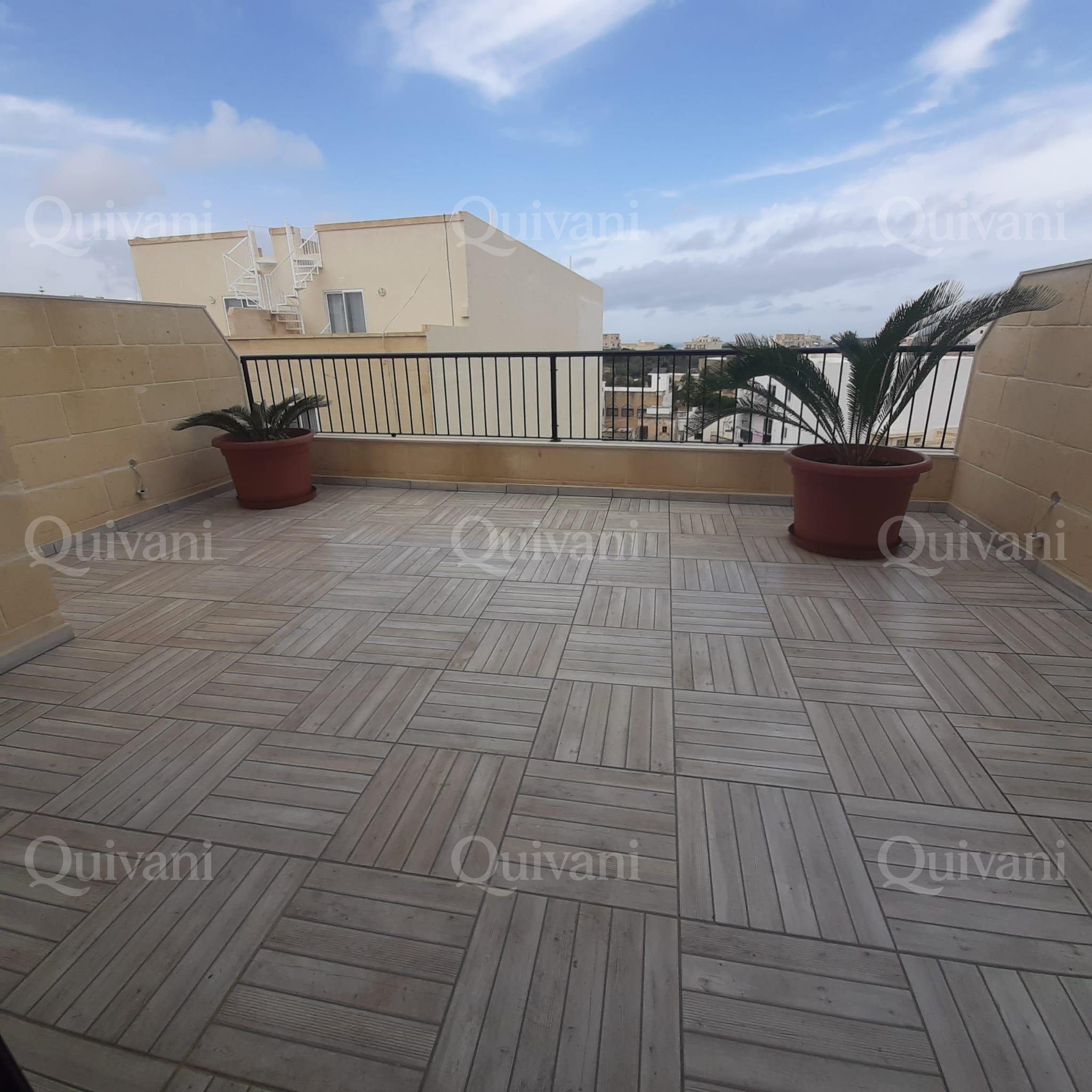 Xaghra, Furnished Penthouse
