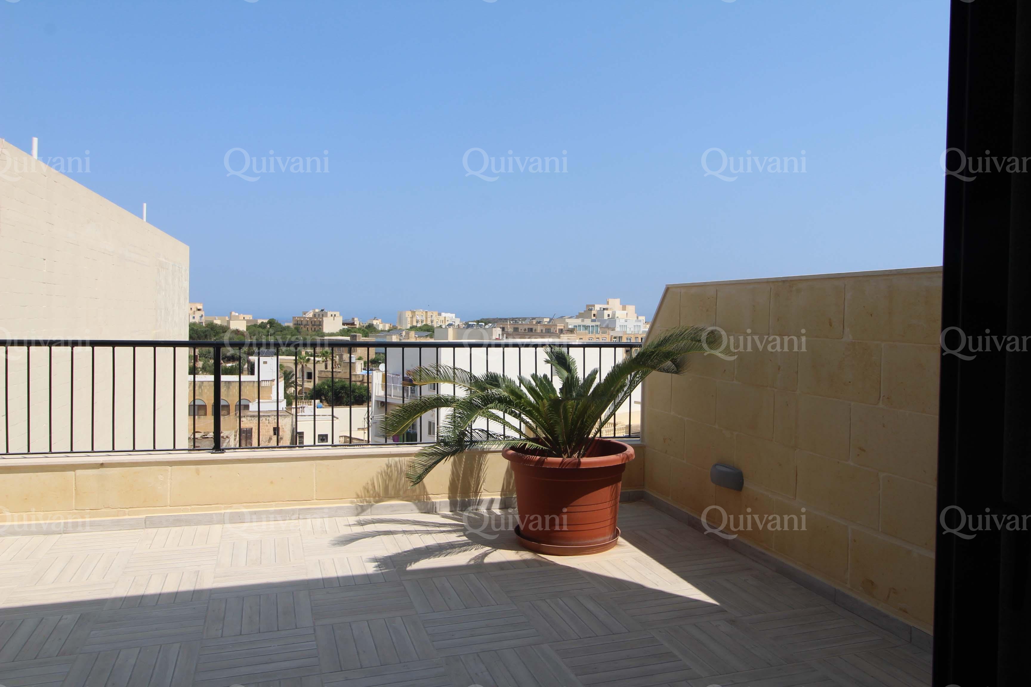 Xaghra, Furnished Penthouse
