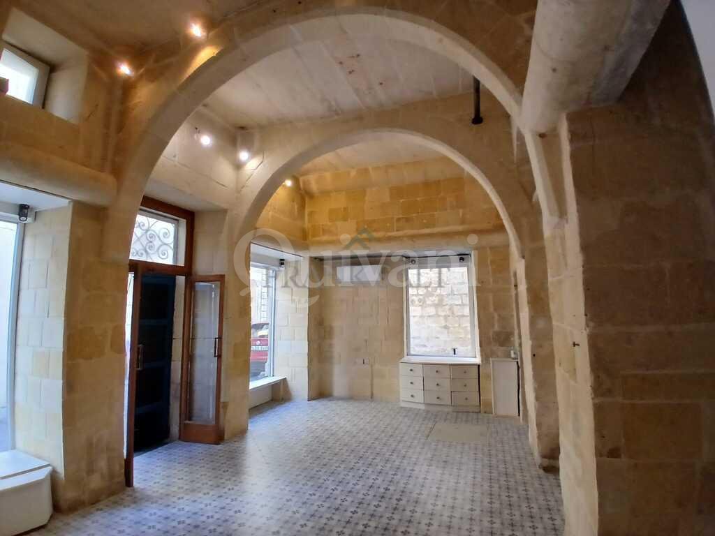 Victoria, Finished shop