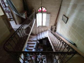 Qala, Unconverted House of Character