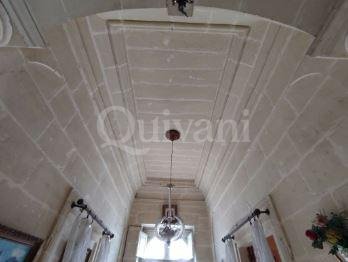 Qala, Unconverted House of Character