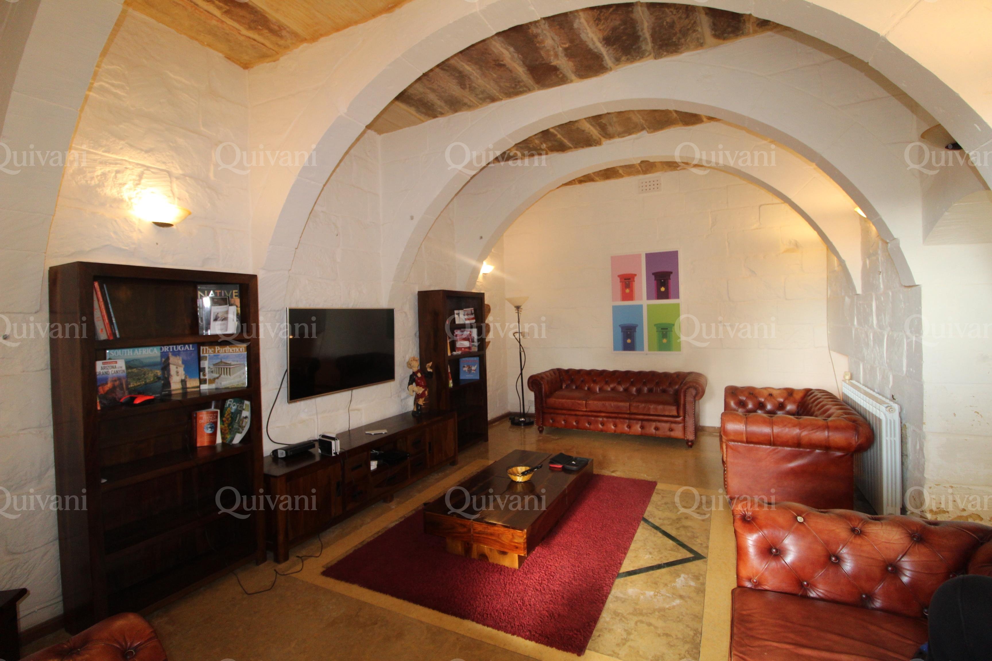 Gharb, Furnished House of Character