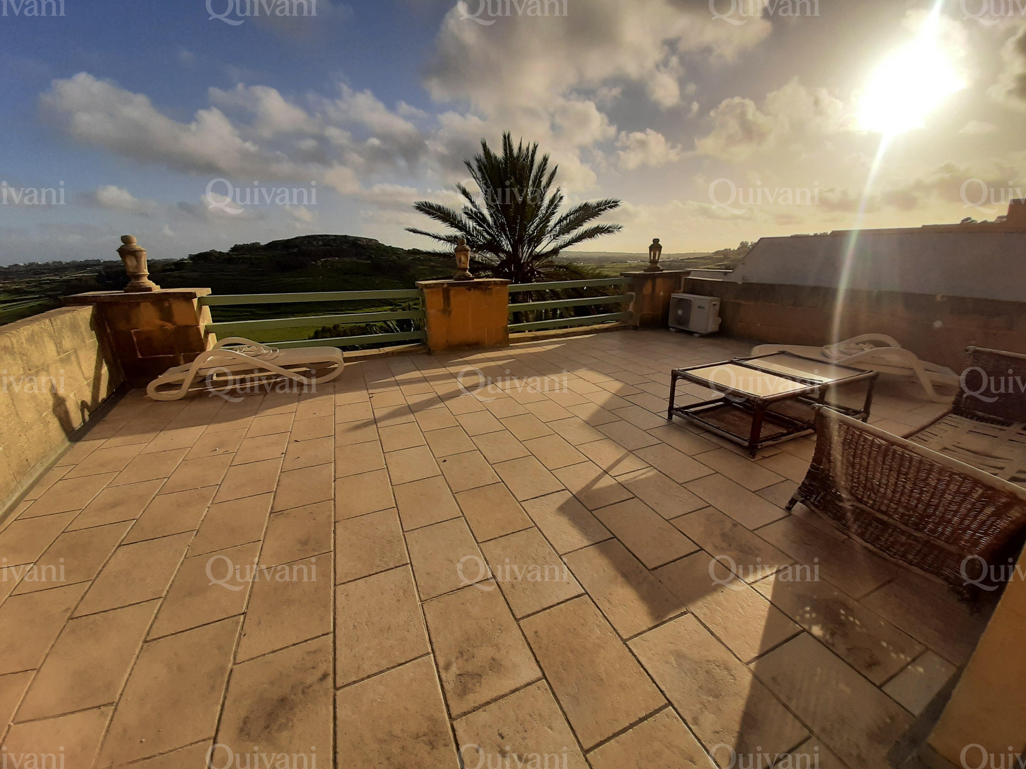 Xaghra, Furnished Farmhouse