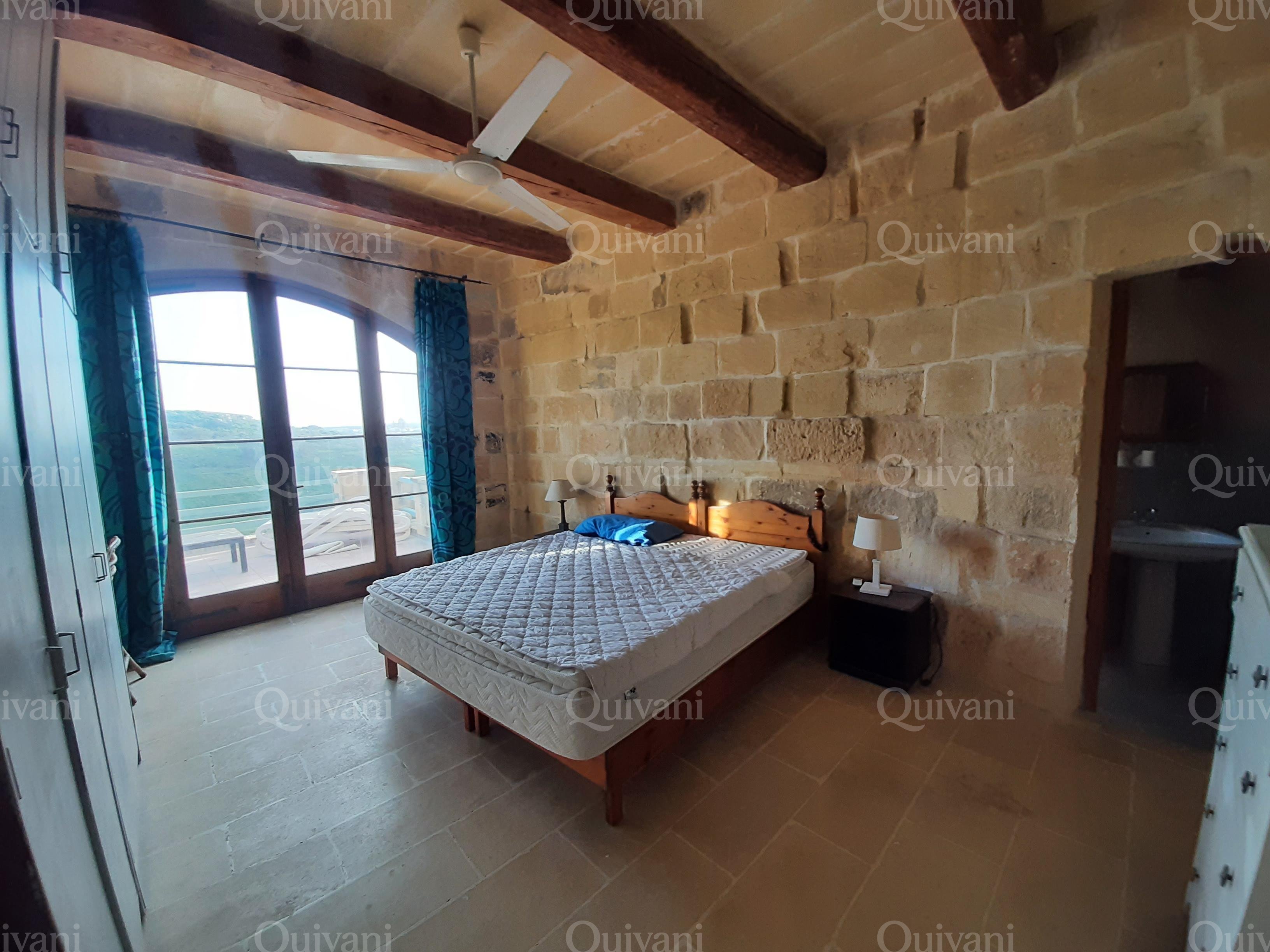 Xaghra, Furnished Farmhouse