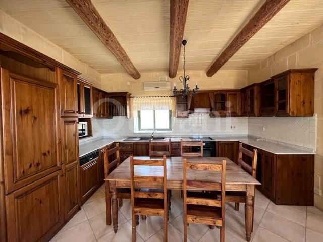 Xaghra, Furnished Semi-detached Bungalow