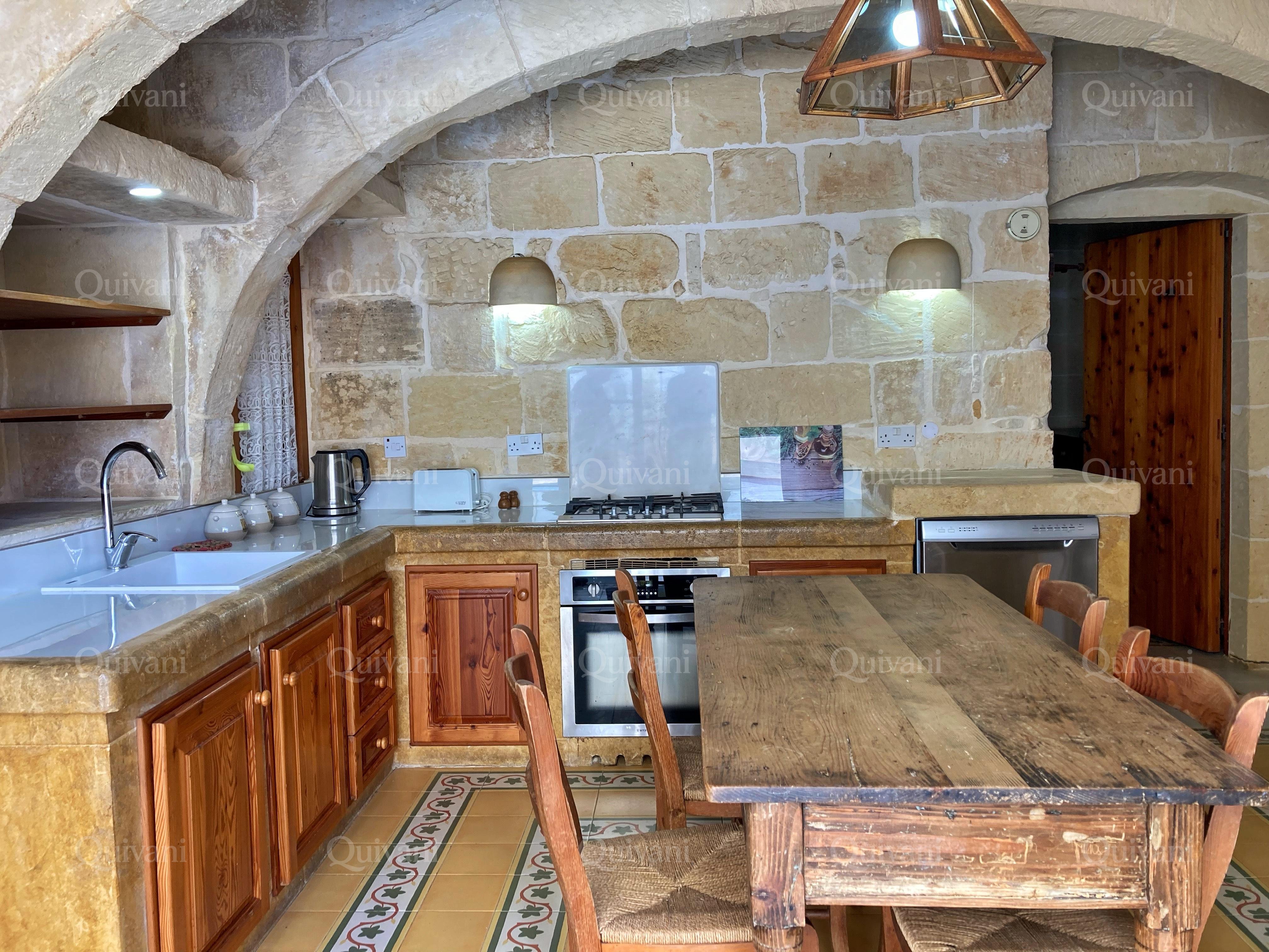 Xaghra, Furnished Farmhouse